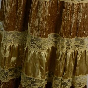 Velvet/Lace/Satin  Gold Tiered Skirt Sz M/L Temptation Italy B 43